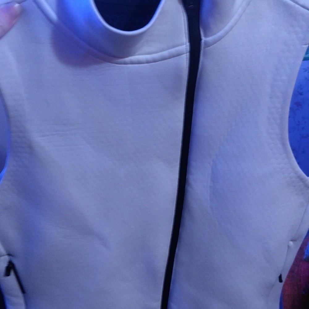 Nike vest